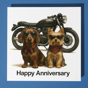 Bassotto e Yorkshire Terrier vicino a una moto Biglietto di auguri di buon anniversario con animali divertenti Biglietto di auguri premium con busta Biglietto personalizzato con cane
