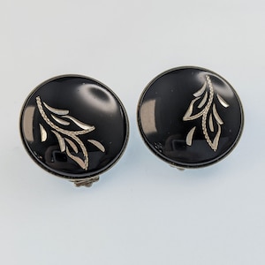 Lovely Vintage Jewellery Black Enamel Leaves Clip Earrings