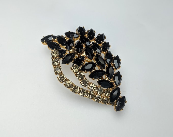 Lovely Vintage Jewellery Gold-tone Faux onyx sparkling Smoky Diamonds Brooch