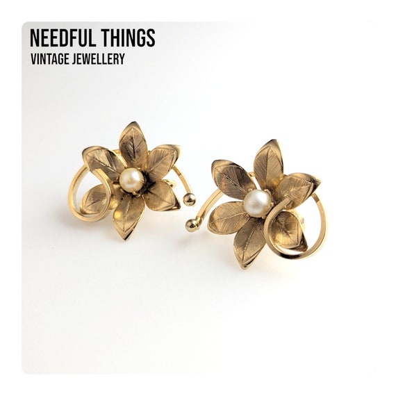 Lovely Gold-tone Jewellery Flowers Design Pearl Cl