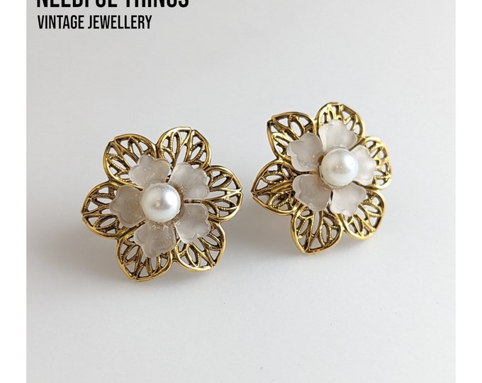 Lovely Vintage Jewellery Gold-tone Openwork Flower Pearl Clip-on Earrings