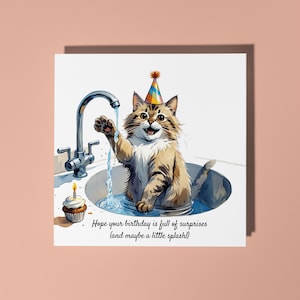 Tarjeta de feliz cumpleaños hecha a mano con un lindo gato jugando con agua lleno de sorpresas Tarjeta divertida con animales Tarjeta de felicitación y sobre premium para amantes de los animales
