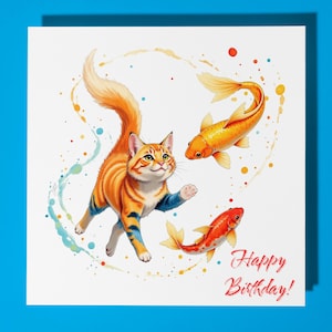 Gatto che nuota con il pesce Koi Biglietto di auguri di buon compleanno - Animale divertente - Busta per biglietti di auguri premium - Biglietto di auguri personalizzato con gatto - sorella figlia amica