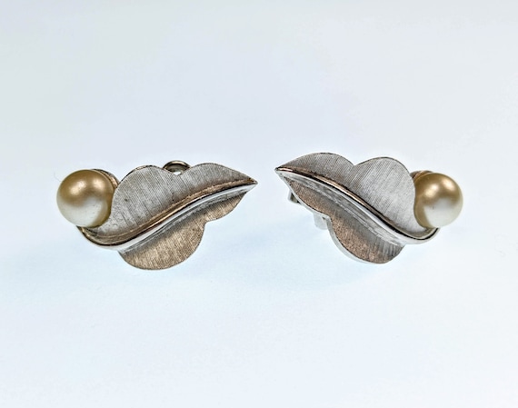 Lovely Vintage Silver-tone Faux pearl Leaves Desi… - image 2