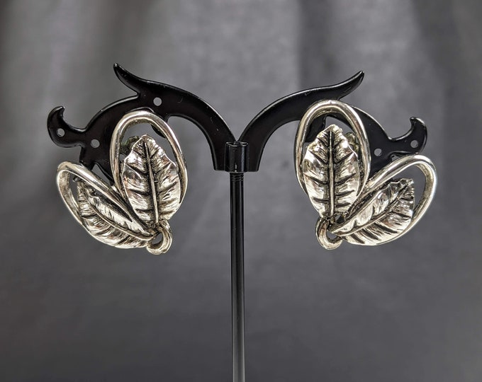 Lovely Vintage Jewellery Silver-tone Openwork Leaves Design Earrings