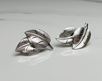 Lovely Vintage Jewellery Silver-tone  Leaves Design Earrings.