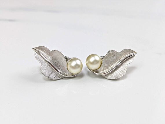 Lovely Vintage Silver-tone Faux pearl Leaves Desi… - image 8