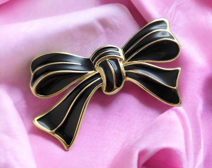 Beautiful Vintage Black Classic Bow Design Brooch by Trifari Jewellery