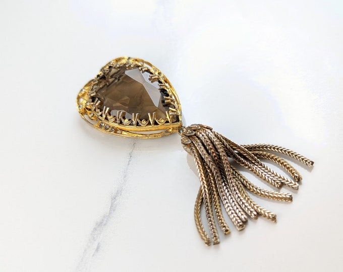 Lovely Vintage Jewellery Gold-tone Heart Rootbeer oval glass Brooch with Tassels