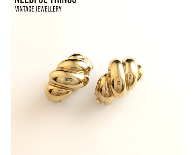 Beautiful Vintage Gold-tone Clip-on Earrings by Ciner Jewellery