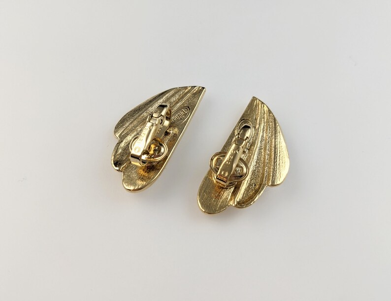 Lovely Vintage Gold-tone Cream Colour Enamel Clip on Earrings by Trifari Jewellery