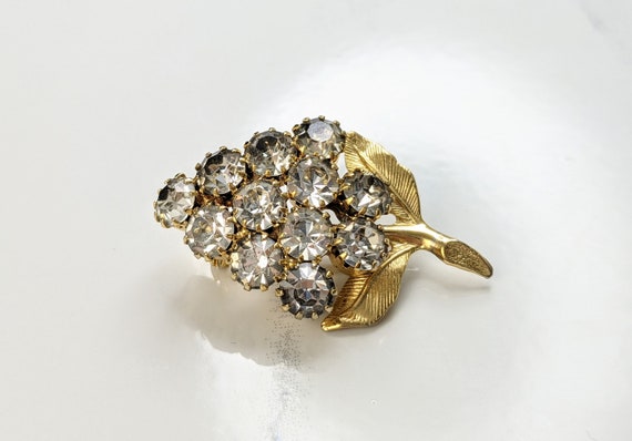 Lovely Vintage Jewellery Gold-tone Flower Brooch - image 3
