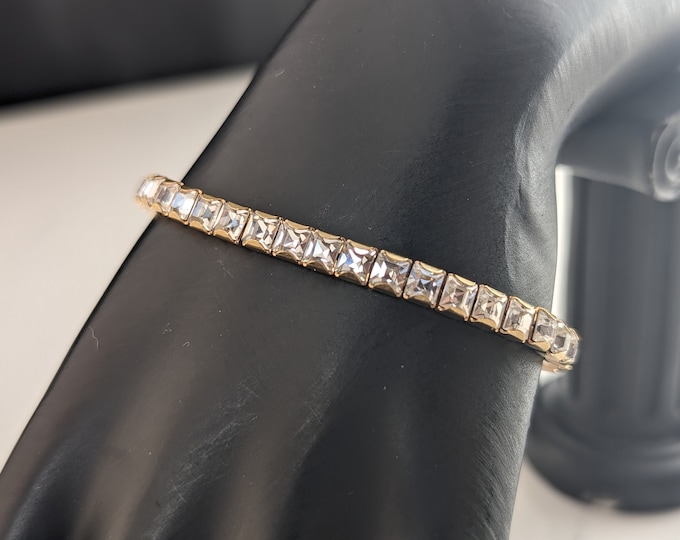 Lovely Vintage Jewellery Elegant Radiance Stretch Bracelet.