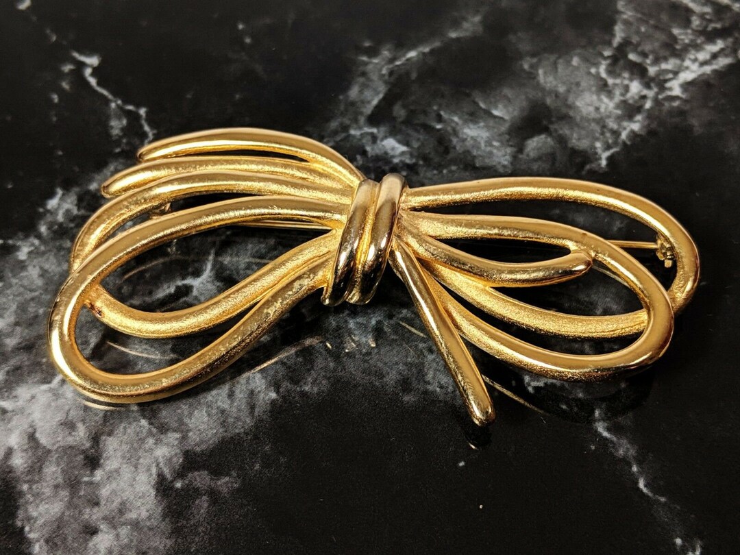 Broche Vintage Rétro Nœud Relief Couleur Or - Occasion Collection *4200