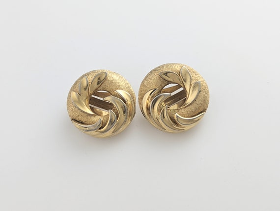 Classic Vintage Gold-tone Clip-on Earrings by Trifari