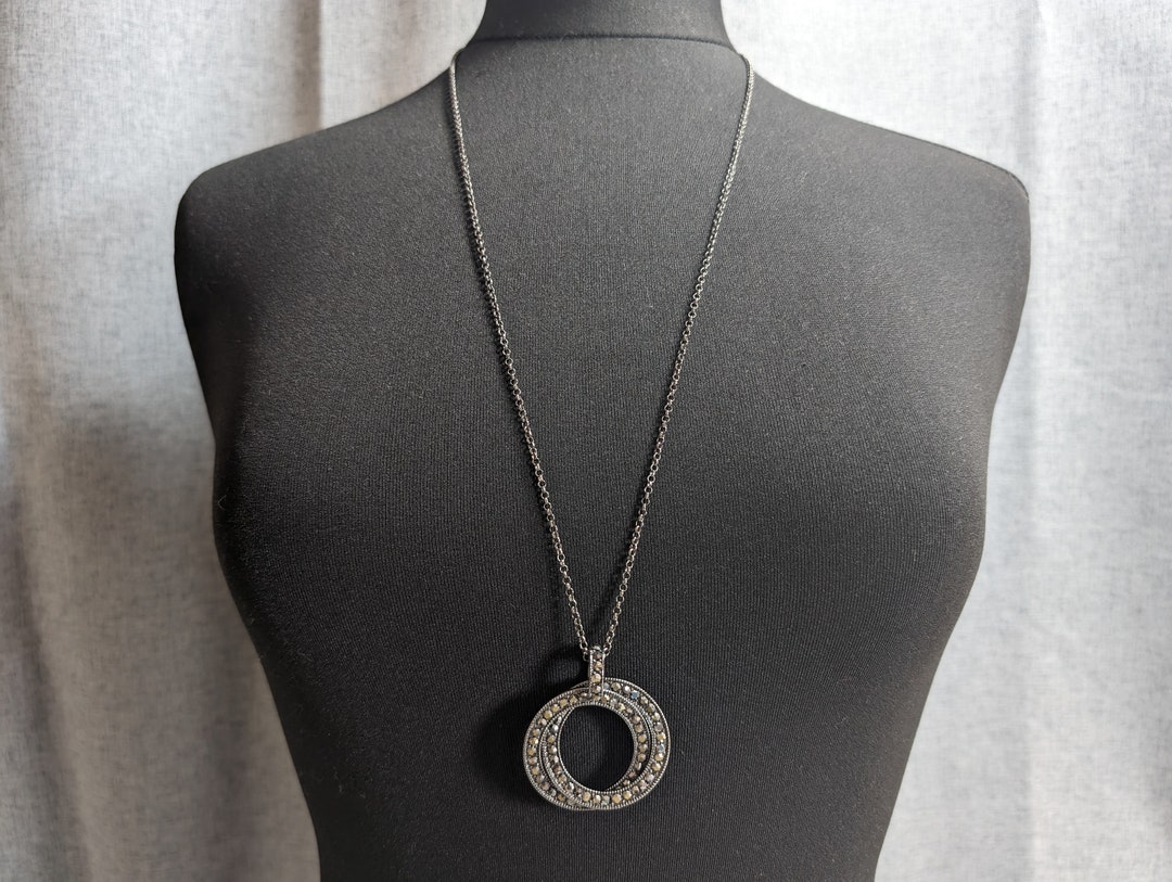 Eclipse Elegance: the LIZ CLAIBORNE 1976 Signature Necklace