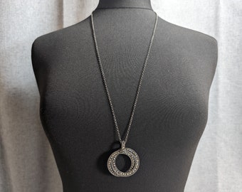 Eclipse Elegance: The LIZ CLAIBORNE 1976 Signature Necklace