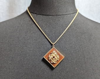 Lovely Vintage Jewellery Fleur de lis Pendant French Rope Chain Necklace