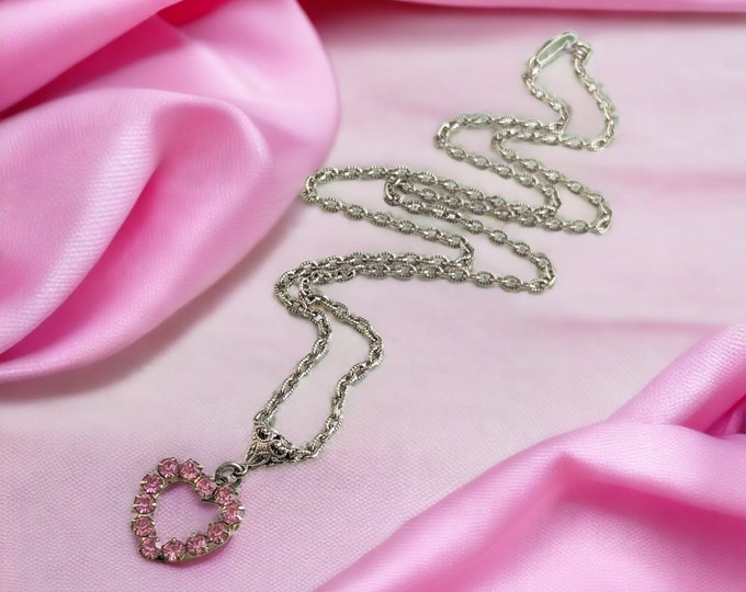 Lovely Vintage Art déco Jewellery Silver-tone Openwork Pink Heart Pendant Necklace