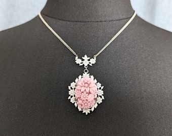 Beautiful Vintage Pink Molded Glass Enamel Flower Necklace by Coro Jewellery 1930
