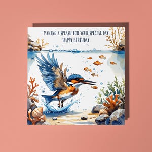 Handgemaakte ijsvogel vangt vis Een plons maken Happy Birthday Card Funny Animal Card Animal Lovers Premium wenskaart en envelop