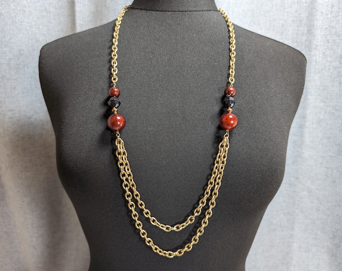 Beautiful Vintage Jewellery Gold-tone and Cherry red Beads Necklace