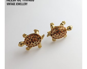 Lovely Vintage Jewellery Screw back Red Enamel  Turtle Earrings
