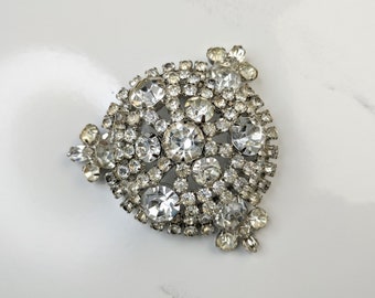 Lovely Vintage Jewellery Wedding Cake pave brooch UNSIGNED