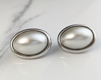 Lovely Vintage Silver-tone Faux Pearls Clip-on Earrings by Trifari Jewellery.