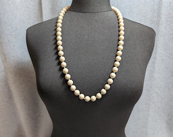 Lovely Vintage Jewellery Baked Milk Colour Hand-knotted Necklace
