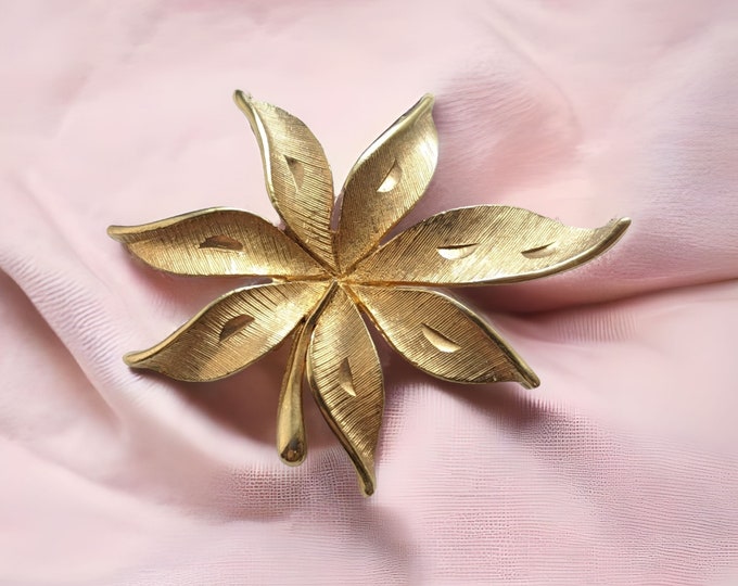 Lovely Vintage Jewellery Gold-tone  Leaf Brooch by JJ