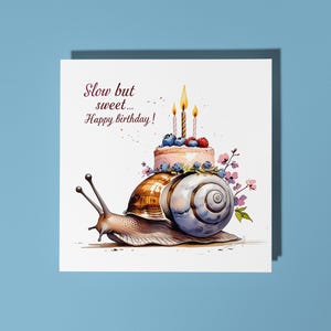 Caracol fofo feito à mão com bolo Lento, mas doce. Cartão de feliz aniversário Cartão engraçado de animais Amantes de animais Cartão de felicitações premium Envelope