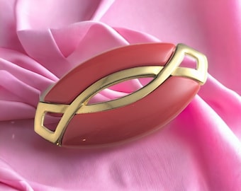 Lovely Vintage Red Gold-tone Large Lucite Brooch