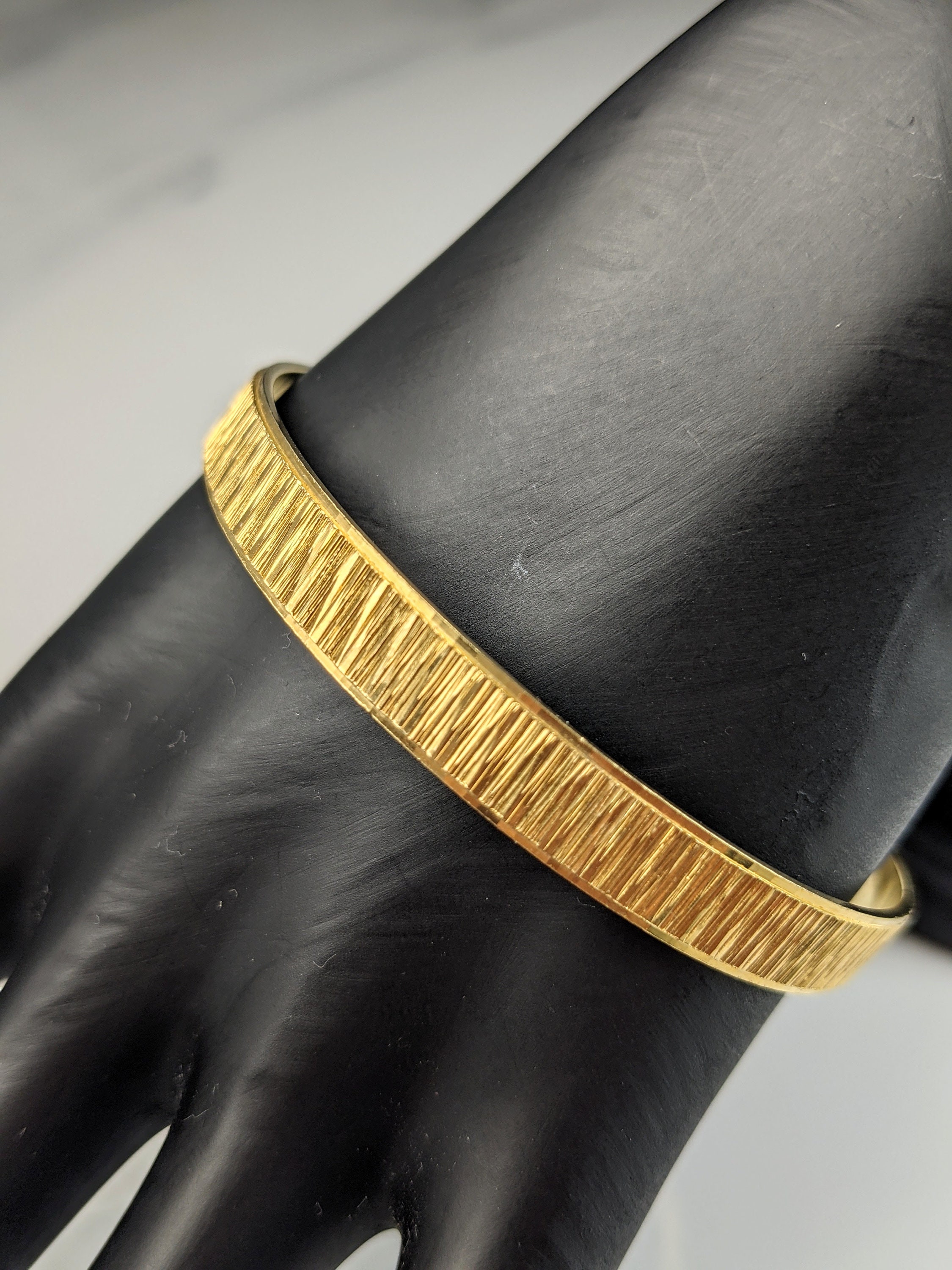 Lovely Vintage Jewellery Goldtone Diamond cut Bangle Bracelet Etsy