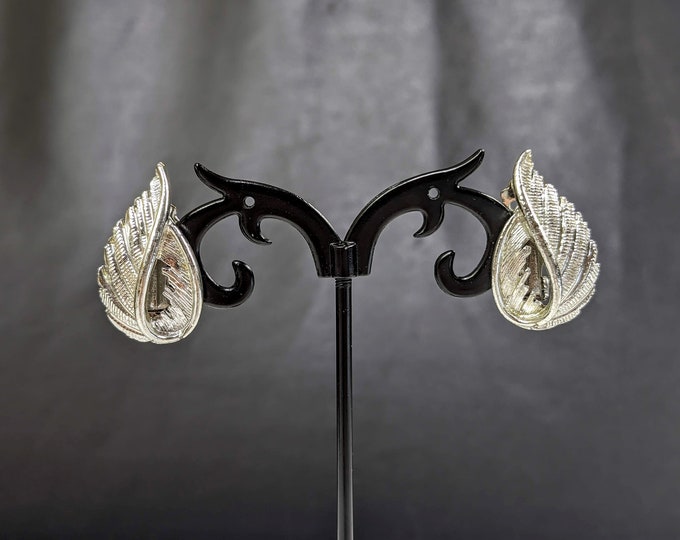 Lovely Vintage Jewellery Silver-tone Openwork Leaves Design Earrings