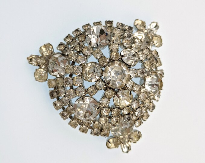 Lovely Vintage Jewellery Wedding Cake pave brooch UNSIGNED