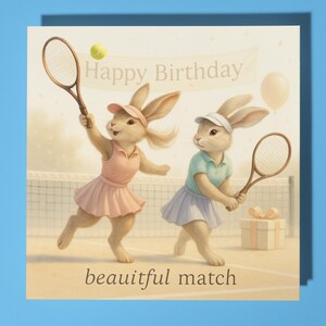Coniglietti tennisti - Biglietto di auguri di buon compleanno - Animale divertente - Busta per biglietti di auguri premium - Biglietto divertente personalizzato - Amico di famiglia