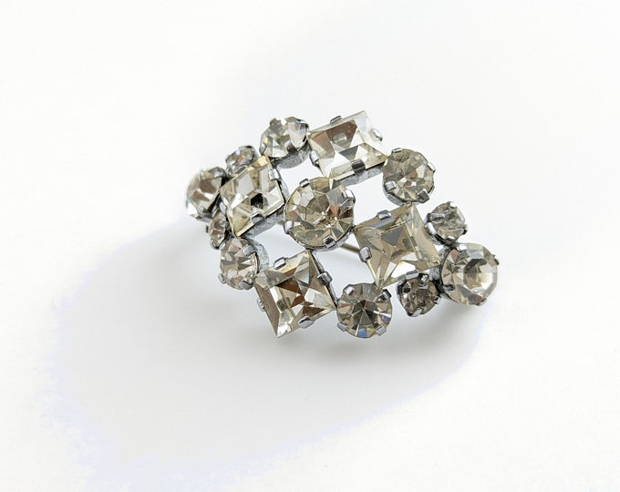Lovely Art Deco Jewellery Sparkling Faux Diamond Filigree Brooch Pin