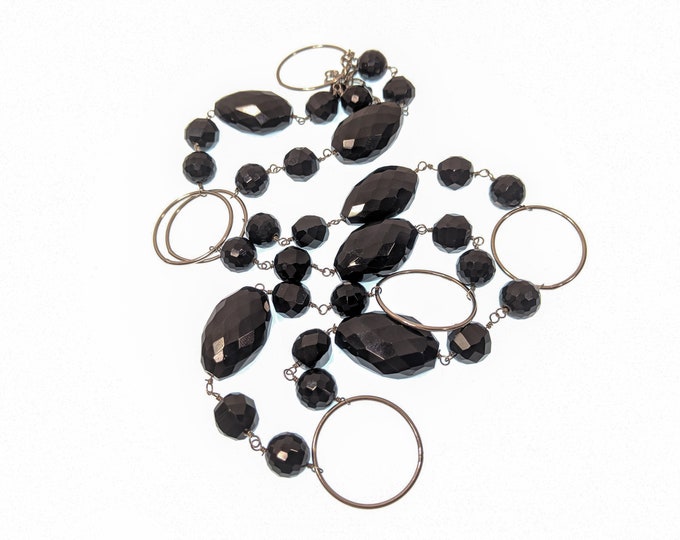 Lovely Jewellery Necklace Black Faceted Faux Onyx Stone and Rings Links