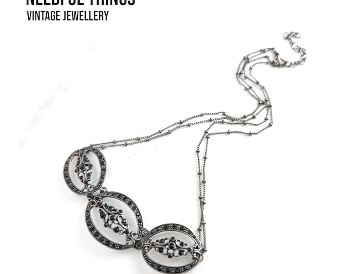Lovely Vintage Faux Onyx Monet Jewellery Necklace  Choker