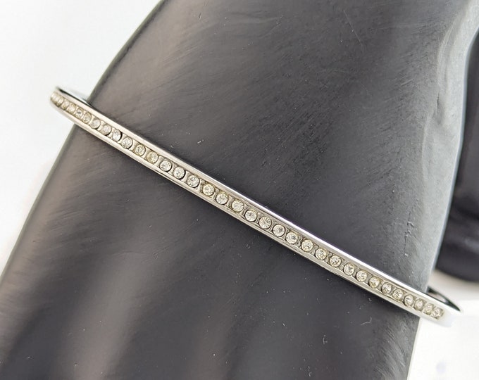 Lovely Vintage Silver-tone Oval  Bangle Bracelet by Monet Jewellery