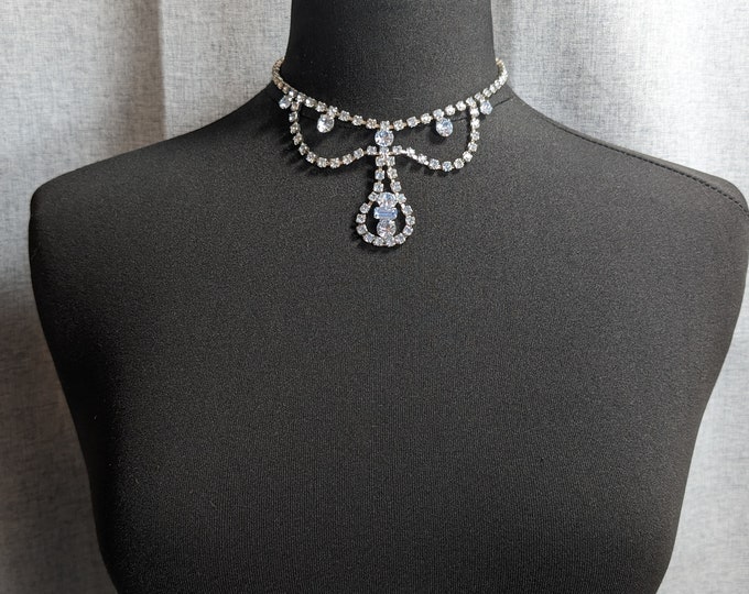 Eternal Azure Grace: Vintage Jewellery Czech Blue Necklace