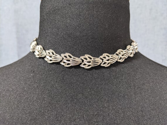 Lovely Silver-tone Openwork Leaves Design Necklace Choker by Trifari Jewellery