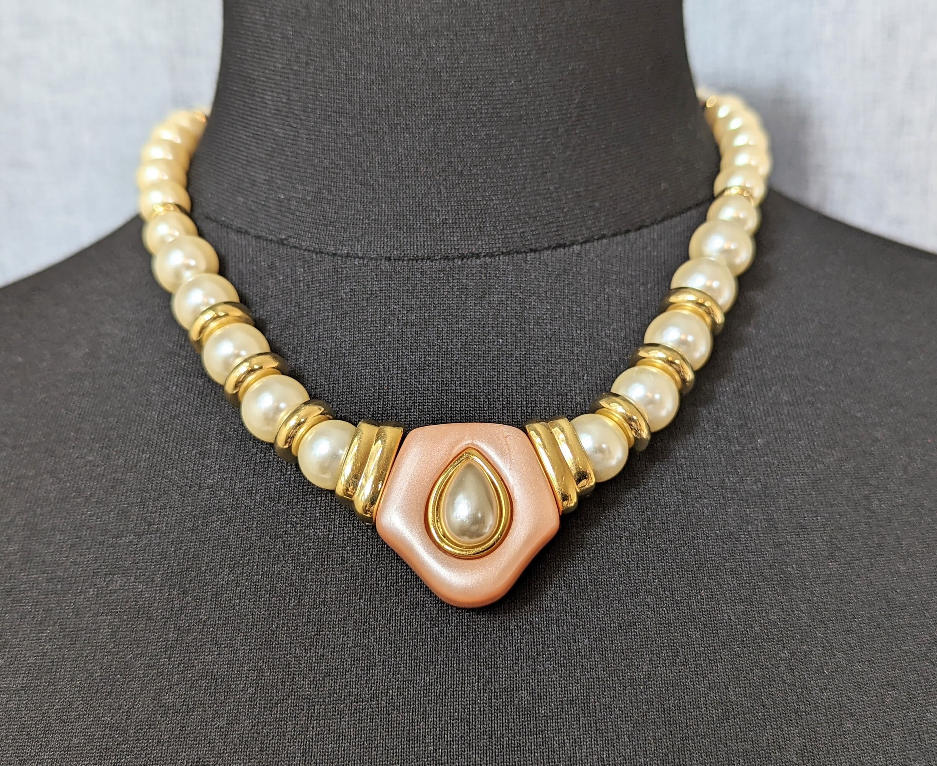 Lovely Vintage Gold tone Faux Pearl Necklace Signed Napier PAT