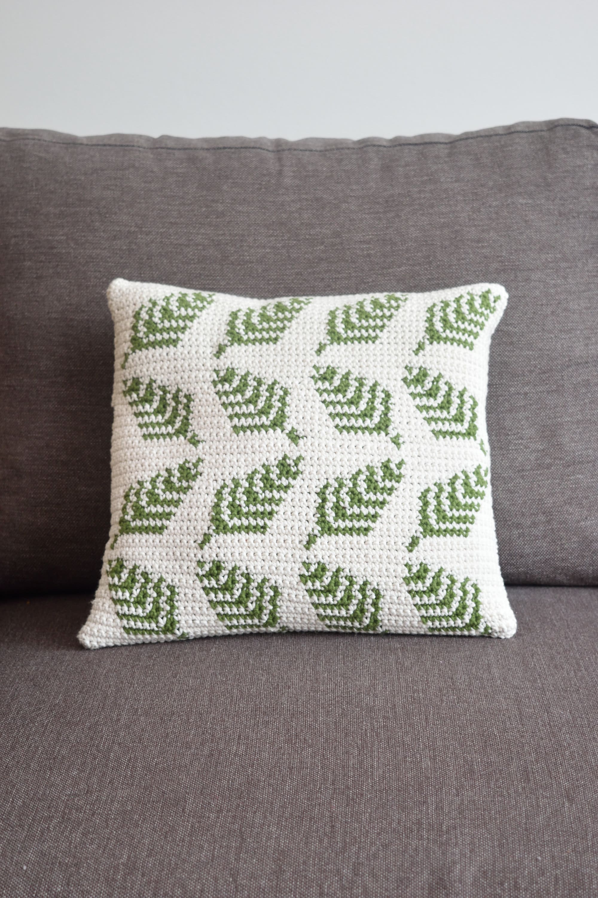 Dahlia Crochet Pillow Cover: Free Pattern - MyCrochetory
