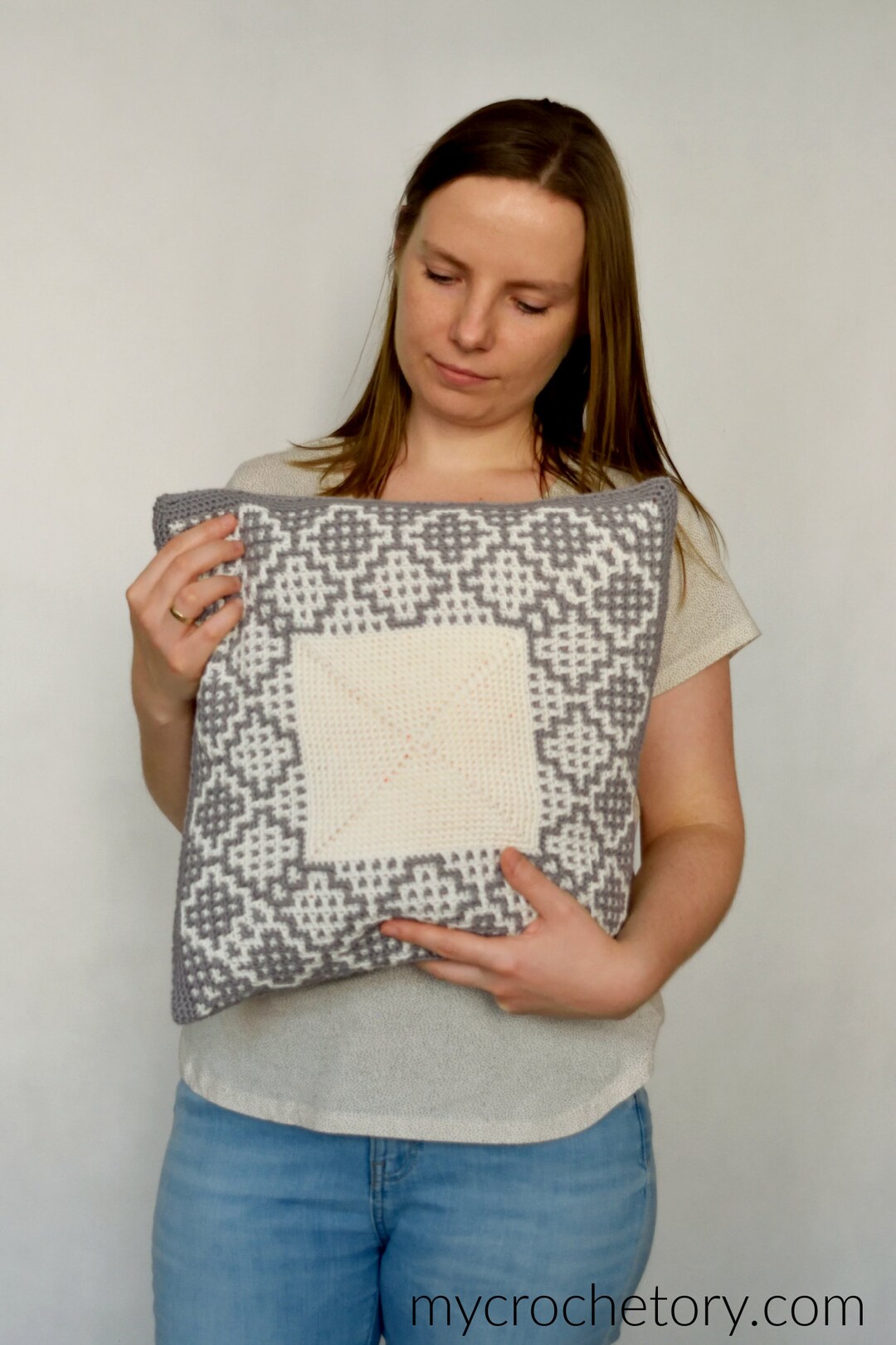 Top 10 free crochet pillow patterns - MyCrochetory