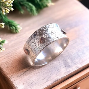 Handmade Silver and Copper Buttercup Ring – Nature-Inspired Jewellery, Floral Ring, Spring Jewellery, Recycled Silver, Eco-Friendly Gift
