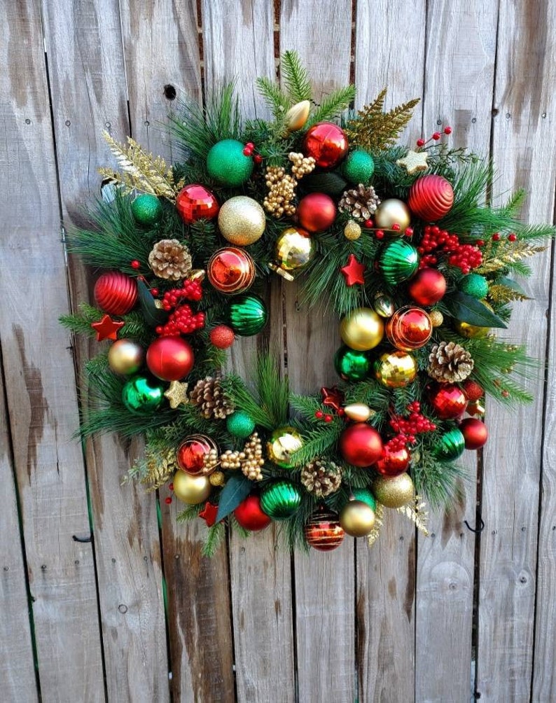 Traditional Christmas Wreath Red Green Gold Christmas Ornament - Etsy