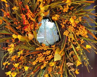 Ghirlanda Autunnale Con Ortensie, Eucalipto E Pigne - Diametro 56 Cm, Decoro Rustico Per Porta E Tavola, Realistica, Per Interni/Esterni