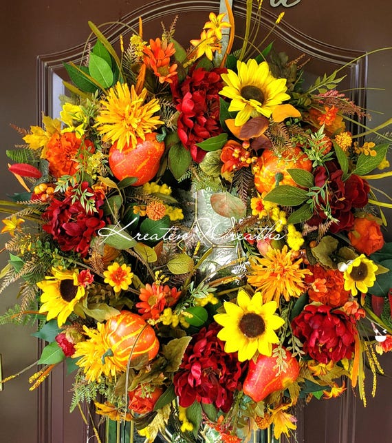 Herbstlicher Kürbis-Sonnenblumen-Kranz, Ernte-Türdekoration, Orange, Burgunderrot, Gelb, Pfingstrosen, Herbst-Türkranz, Bunter Herbst -Weinreben-Kürbis-Türkranz